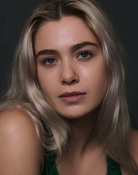 Rose Reid as Tina