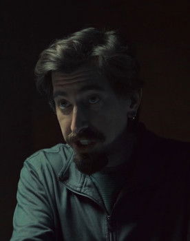 Douglas Souza Lima as Leonardo