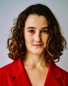 Martina Roura as Laia