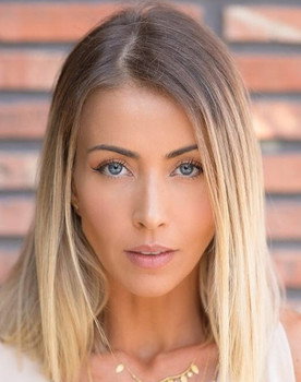 Laura Figueiredo as Luísa