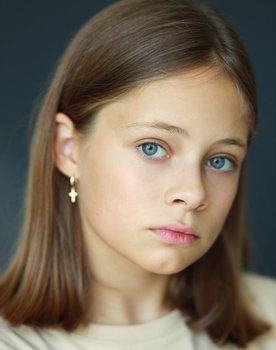 Alyona Malakhova as Vika