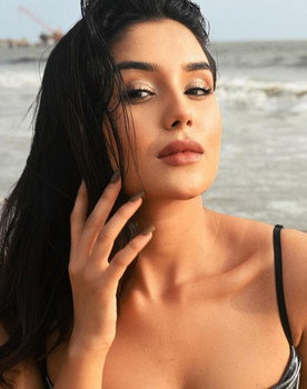 Saloni Sandhu
