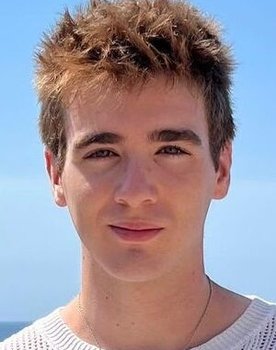Sami Gomez as David