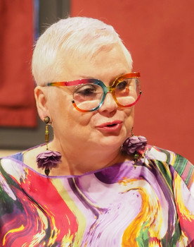 Zhana Yakovleva as Ms. Mihaylova