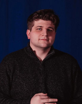 Thomas Gentile as Yellow Shirt Man