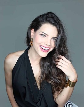 Silvana Continanza as Alicia Álvarez