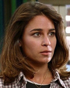 Julie Warner as Elaine