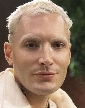 Yannik Zamboni as Self - Contestant