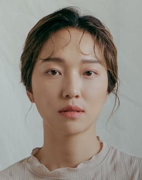 Kim Hae-na as Hee-ra