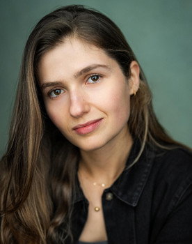 Alexandra Boulton as Receptionist