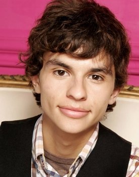 Jeffrey Licon as Carlos Garcia