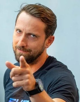 Otil Dani as Presenter