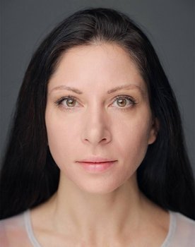 Irina Bondarenko as продавец