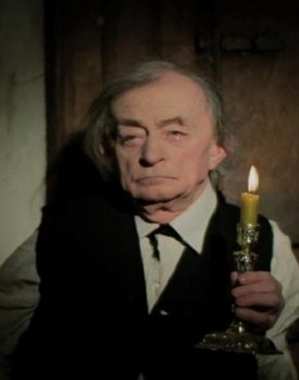 Clemens Scheitz as Clerk