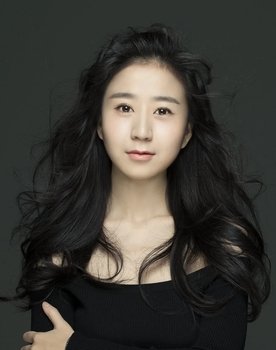 Liu Meng Meng as Sister V