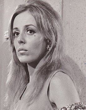 Miranda Kounelaki as Mary Baratela
