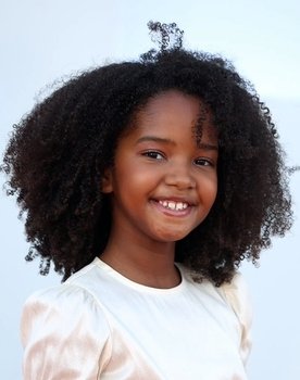 Laïs da Veiga as Liana «Lili» Jamba