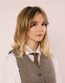 Jeanne Bonjour as Self