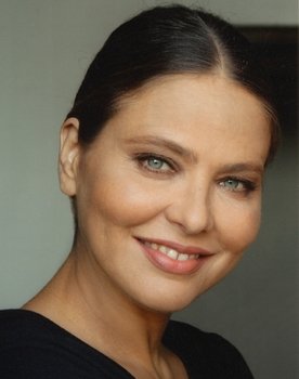 Ornella Muti as Armenia