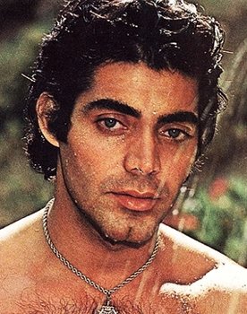 Jaime Moreno as Captain Durán