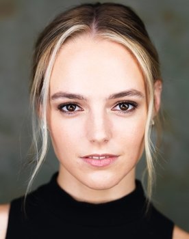 Natalie Shinnick as Lou Rolfe