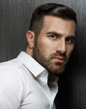 Niko Antonyan as Tolstoi