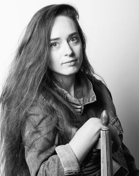 Laura Turner as Annie