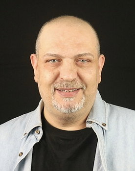 Fabio Fiori as Vicino di casa