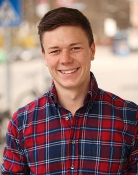 Jonas Wittmann as Maxi Bartl