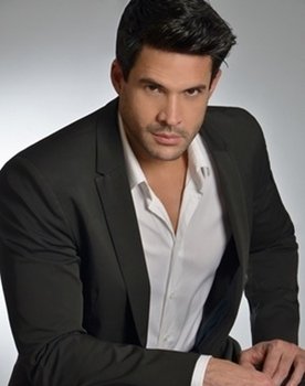 Alejandro Otero as Francisco Arias