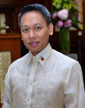 Jhett Tolentino as self