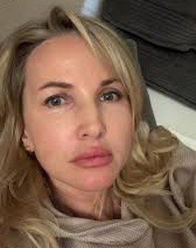 Ksenija Janićijević as Vesna