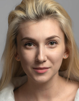 Yulianiya Selivanova as Aleksandra