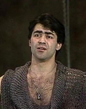 Araik Manukyan as Артур