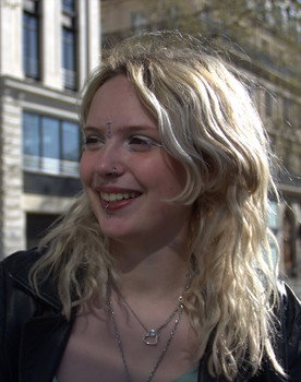 Madeleine Dutreuil as Lou