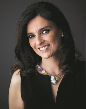 Cristina Esteves as Carlota