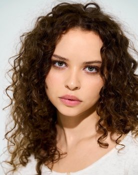 Isabella Briggs as Denise