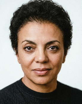Ayten Kuyululu as