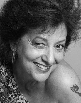 Anja Bittencourt as Amélia (Mãe)