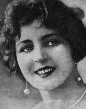 Veronika Buzhinskaya as Coquette (uncredited)