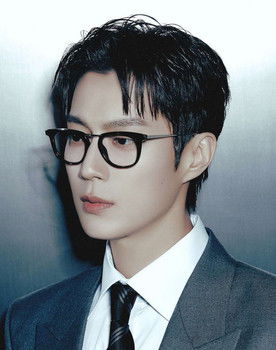 Yoon Doo-joon as King Yi Do