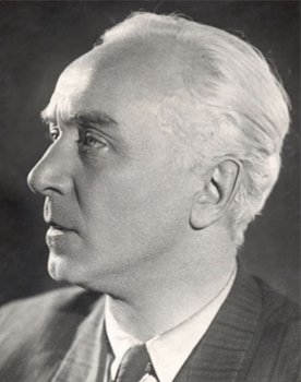 Sergei Vecheslov as Professor Aleksey Arkadievich, chairman of the acceptance committee