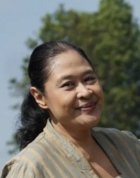 Ivonne Dahler as Dosen Pembimbing