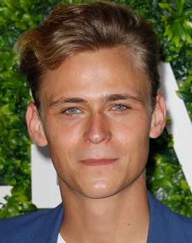 Hector Langevin as Bart Vallorta