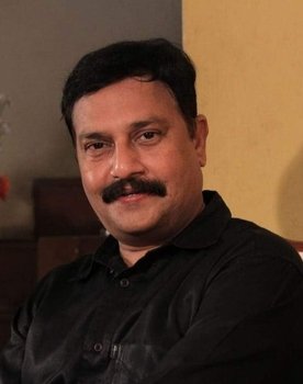 Abhishek Shankar as Sivakumar