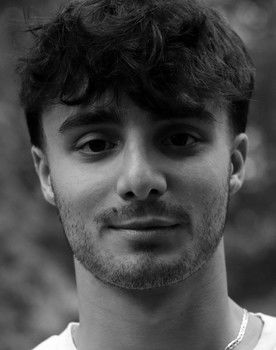 Marc Graziano as Mario