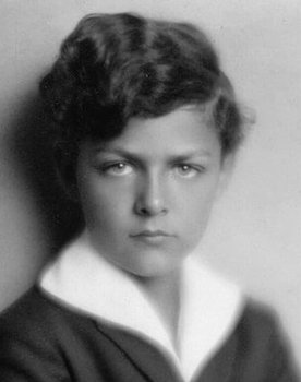 Philippe De Lacy as Pippa