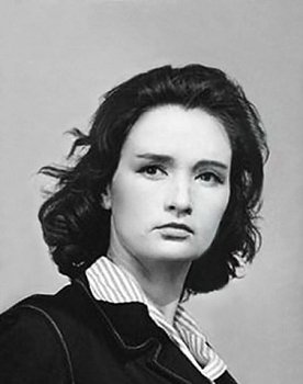 Zinaida Kirienko as 