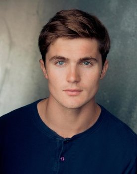 Freddie Pearson as Joe