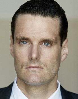 Philippe Reinhardt as 